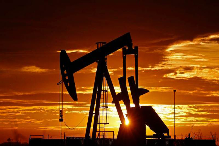 تحلیل بنیادی نفت: سرمایه‌گذاران منتظر انتشار موجودی نفت خام ایالات متحده