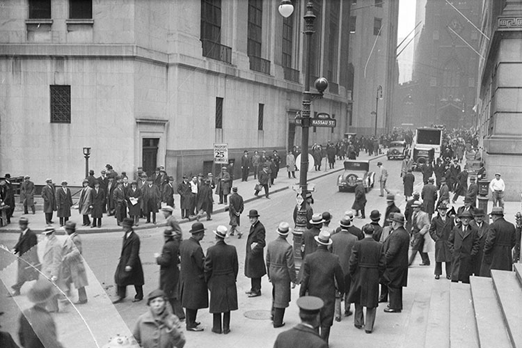 تعطیلات بانکی ۱۹۳۳؛ چگونه سقوط بازار سهام باعث تعطیلی بانک‌ها شد؟