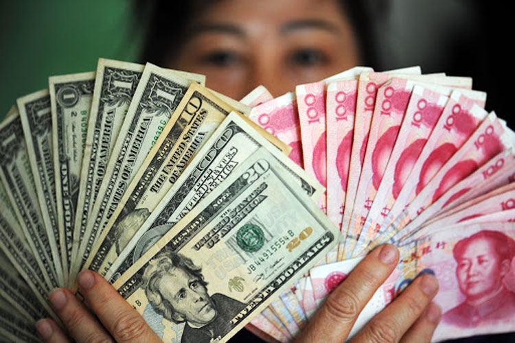 چین چگونه بر دلار آمریکا تاثیر می‌گذارد؟