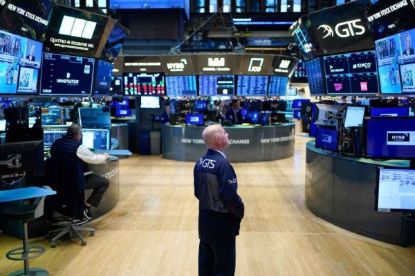 فارکس چیست - آشنایی کامل با بازار فارکس و سرمایه گذاری در آن - بررسی سود و ضرر در سایت فارکس
